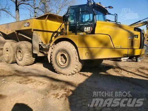 CAT 740GC アーティキュレート式ダンプトラック