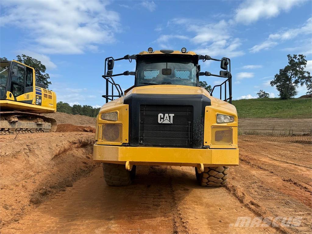 CAT 745 アーティキュレート式ダンプトラック