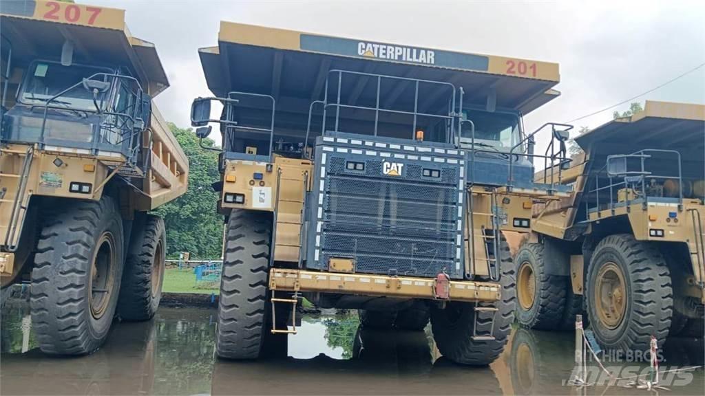 CAT 777E アーティキュレート式ダンプトラック