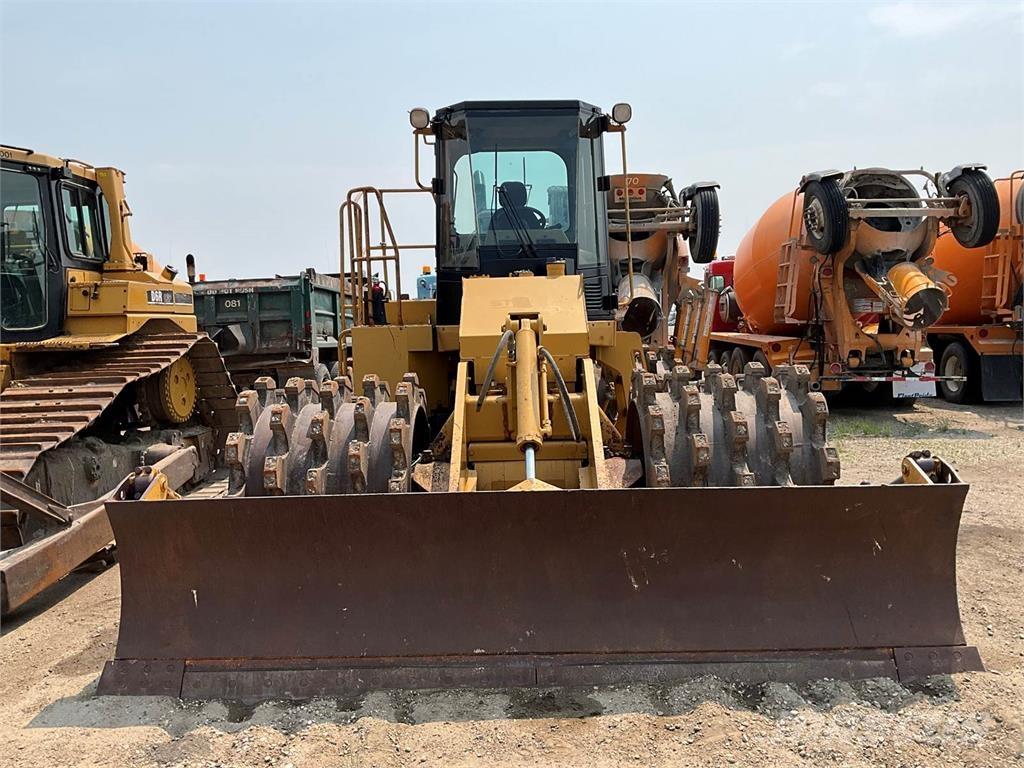 CAT 815F ソイルコンパクター