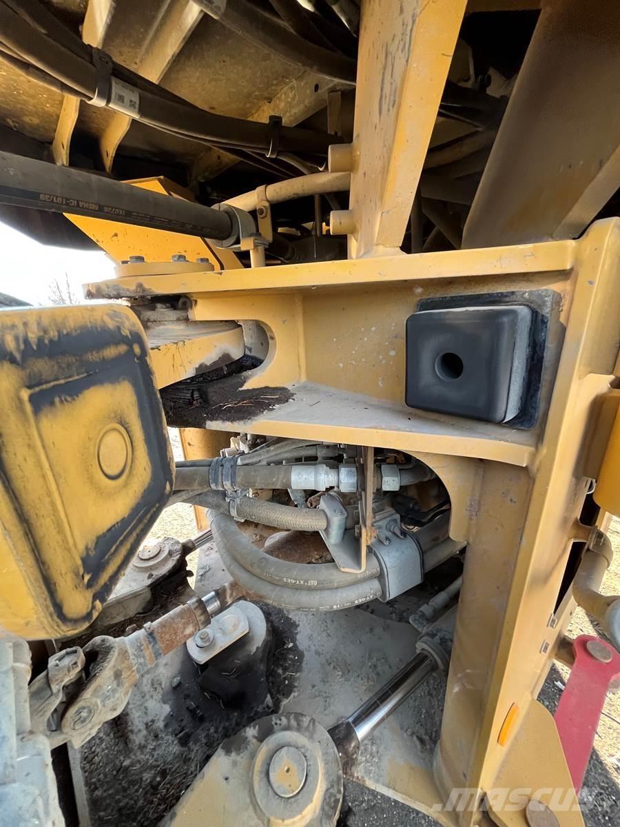 CAT 930M ホイールローダー・タイヤショベル