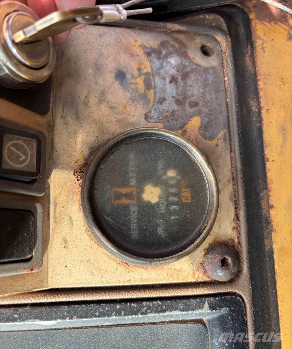 CAT 963B クローラーローダー