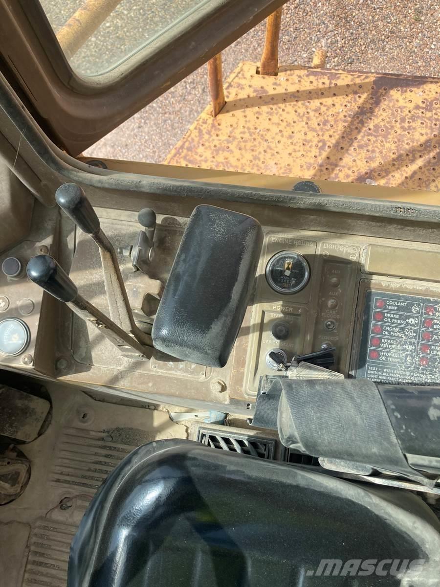 CAT 966D ホイールローダー・タイヤショベル