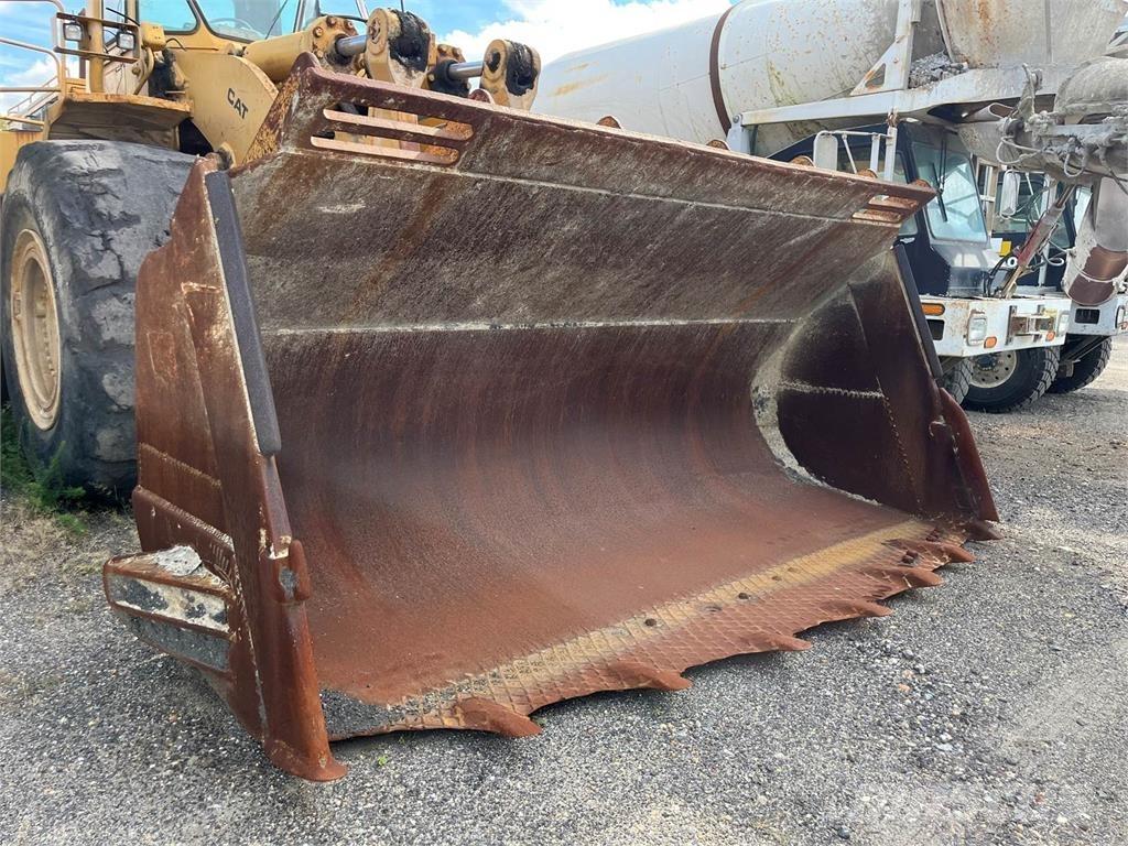 CAT 988B ホイールローダー・タイヤショベル