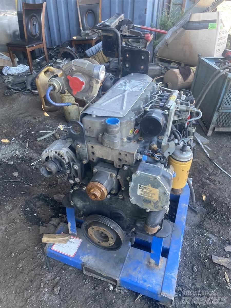CAT C4.4 エンジン