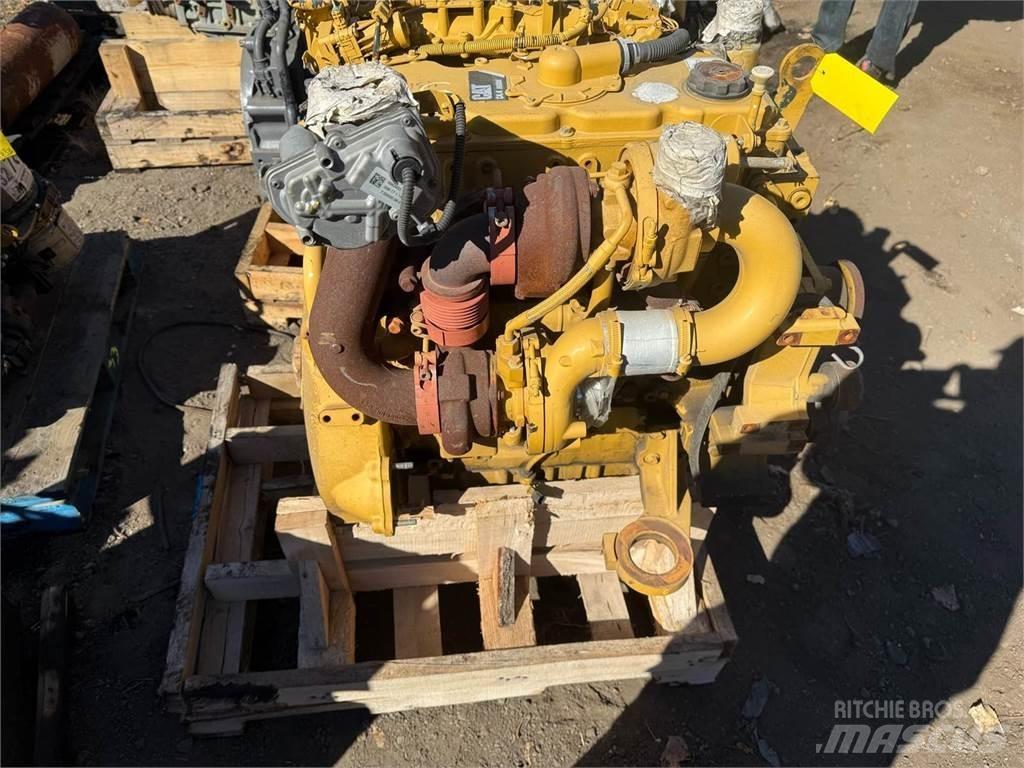 CAT C4.4 エンジン