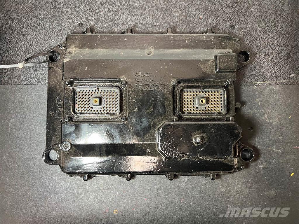 CAT C7 電子機器