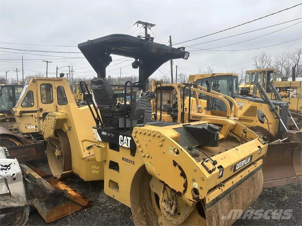 CAT CB54 振動ローラ