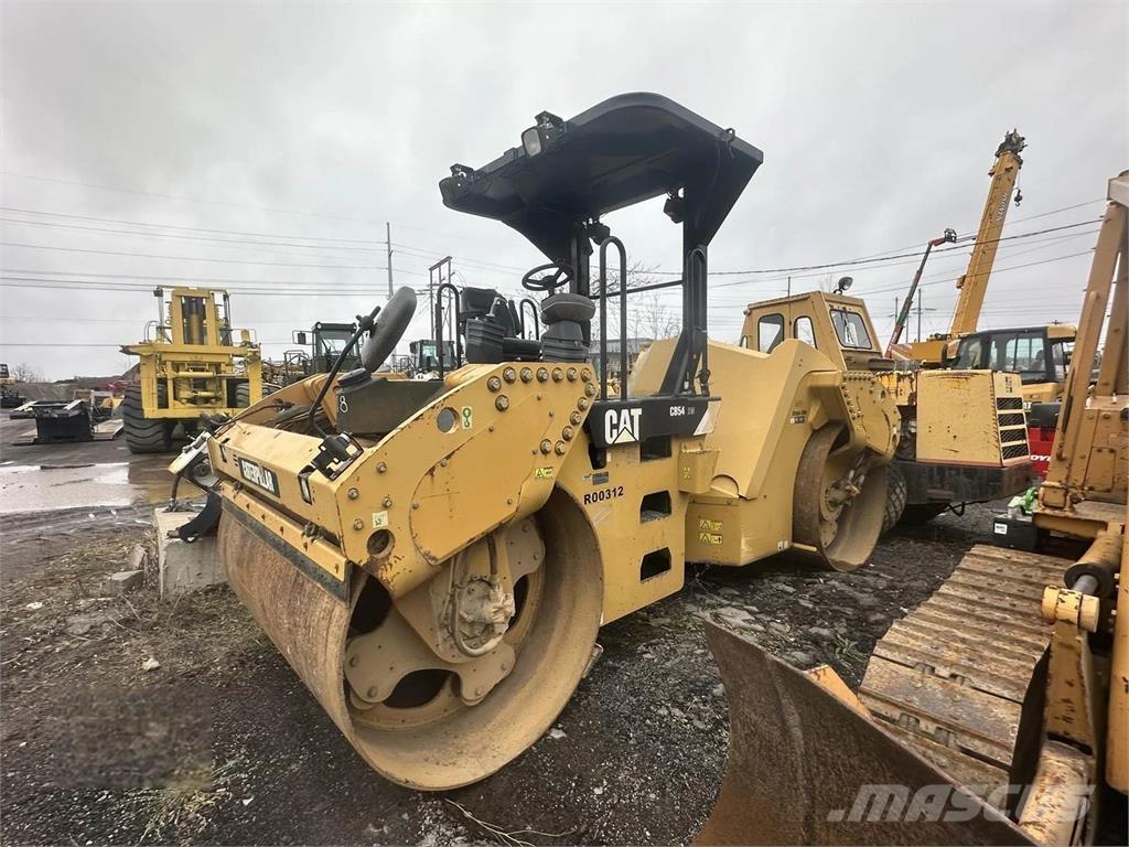 CAT CB54 振動ローラ