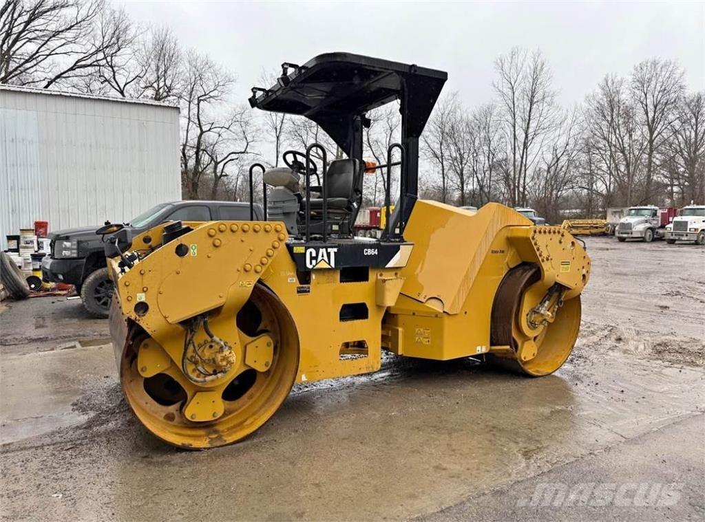 CAT CB64 振動ローラ