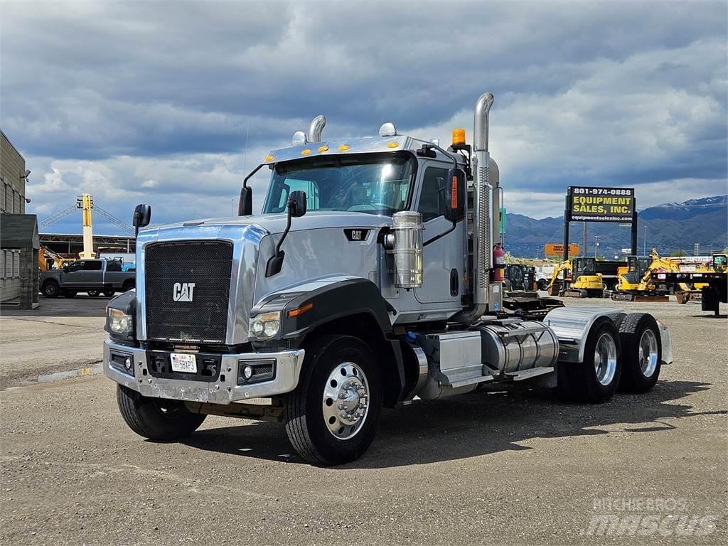 CAT CT680L 中古トラクターヘッド | トレーラーヘッド