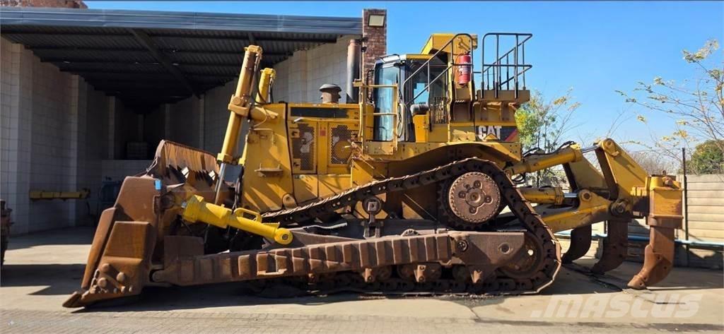 CAT D10T ブルドーザー