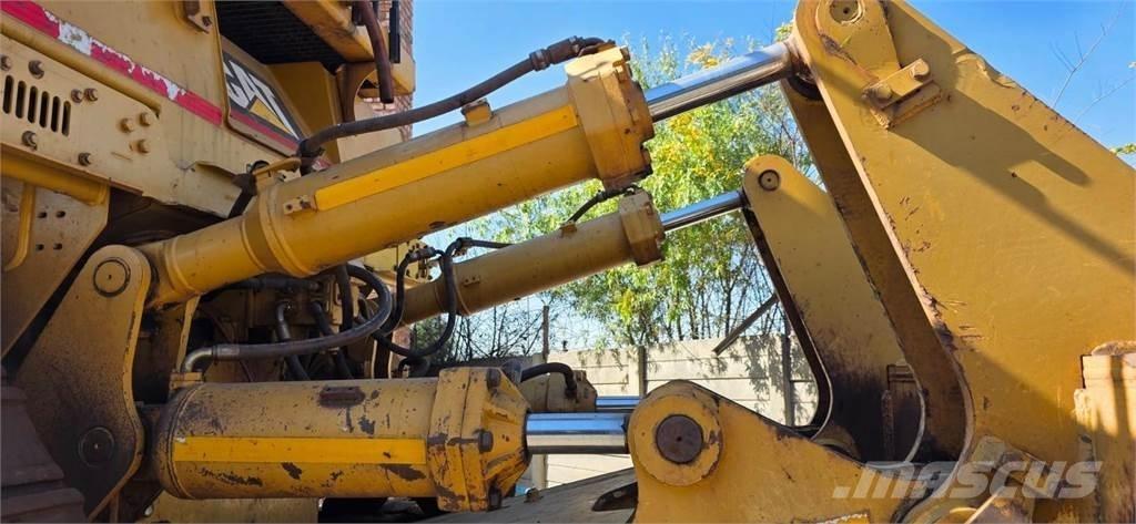 CAT D10T ブルドーザー
