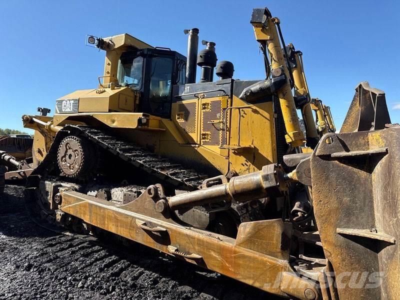 CAT D11T ブルドーザー
