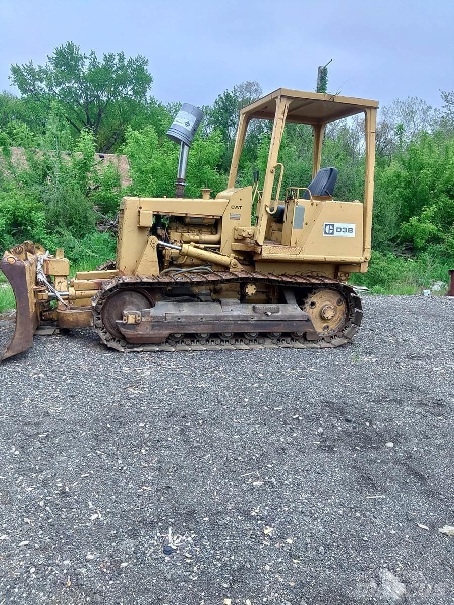 CAT D3B ブルドーザー