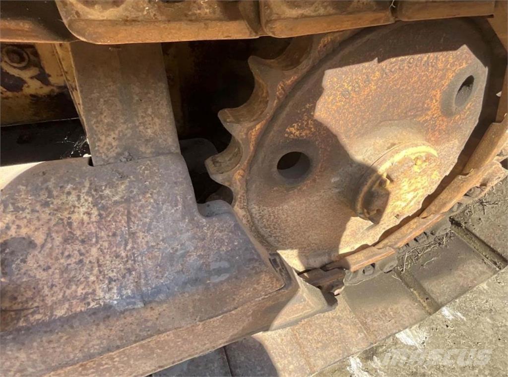 CAT D3B Z ブルドーザー