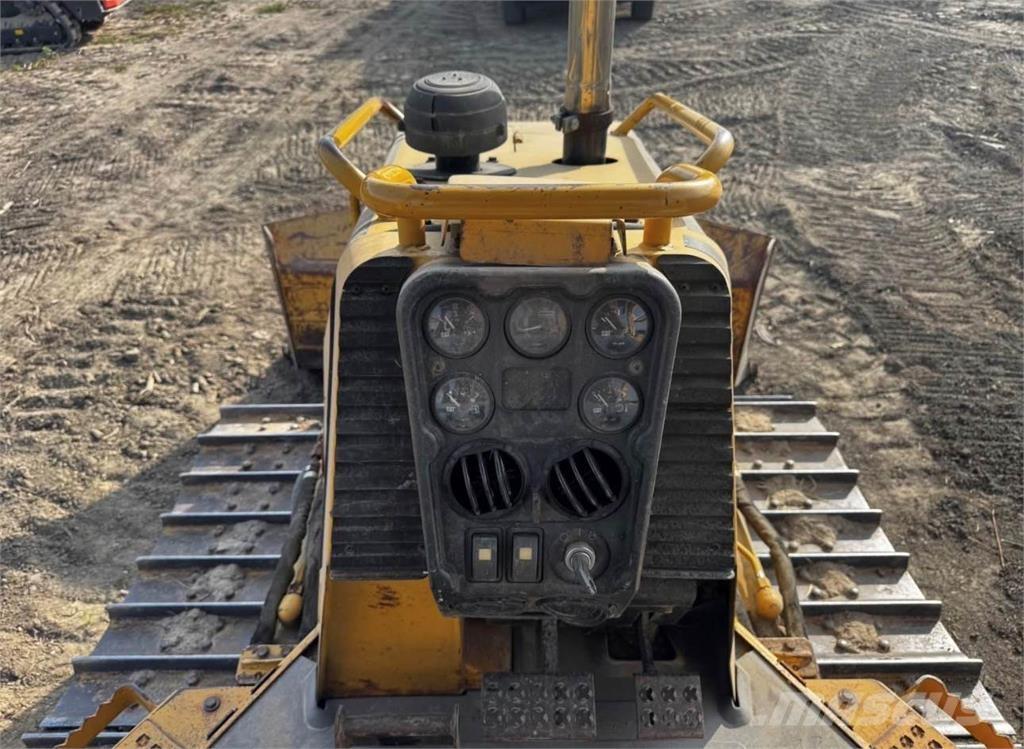 CAT D3G XL ブルドーザー