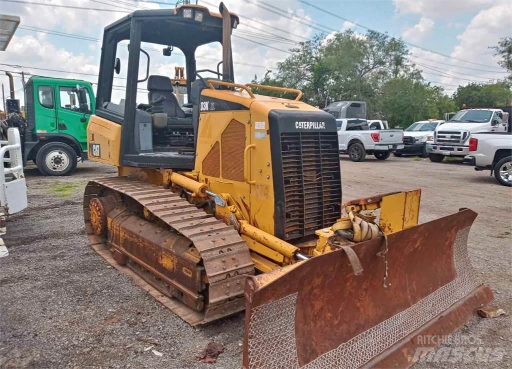 CAT D3K XL ブルドーザー