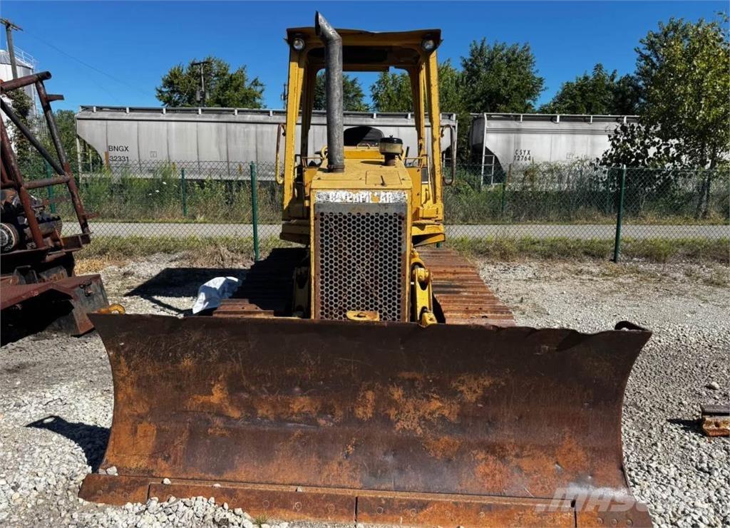 CAT D4C ブルドーザー