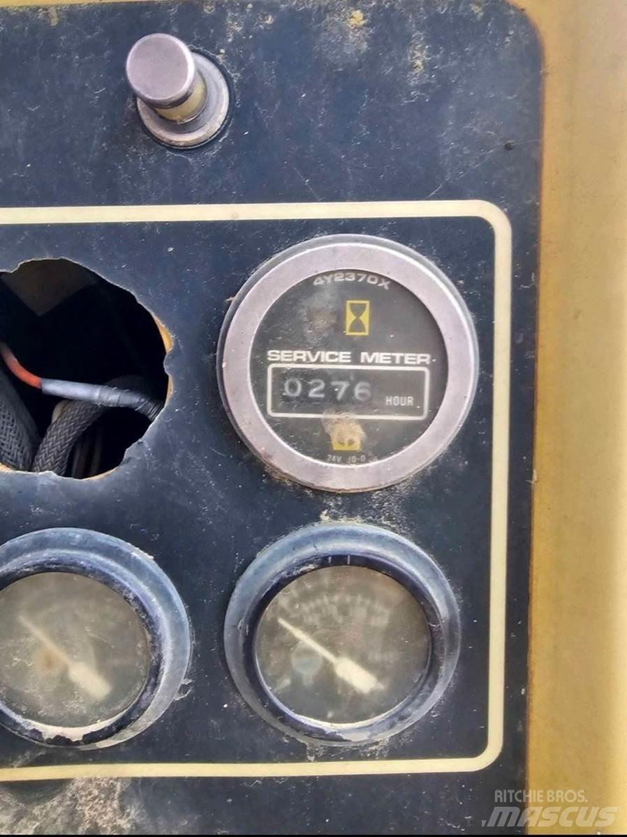 CAT D4H II ブルドーザー