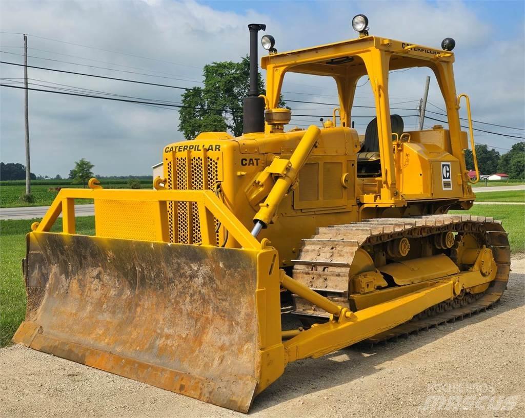 CAT D5B ブルドーザー