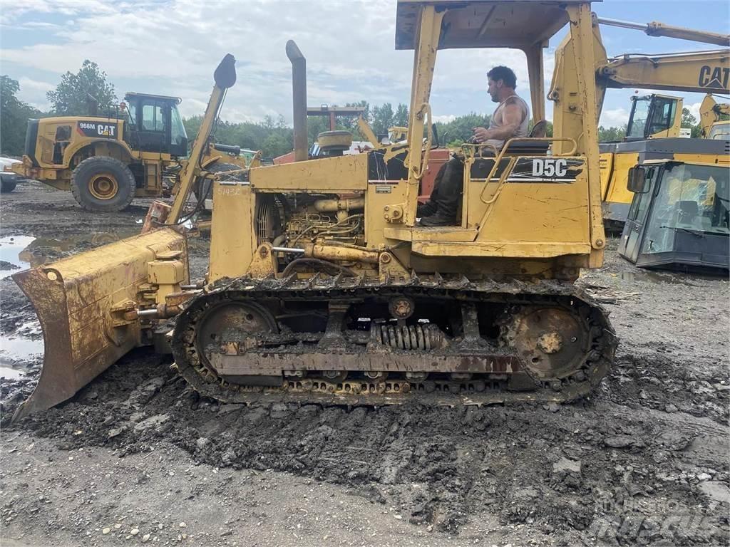 CAT D5C ブルドーザー