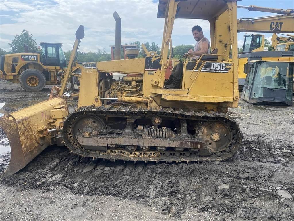 CAT D5C ブルドーザー