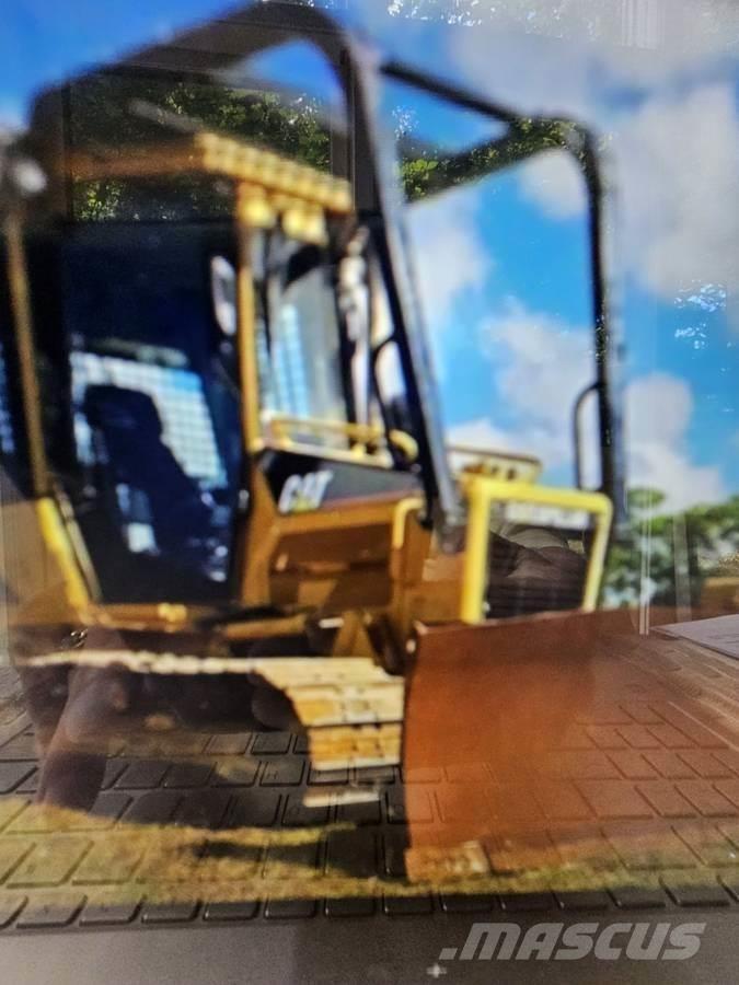 CAT D5G XL ブルドーザー