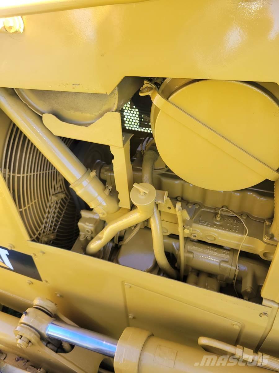 CAT D5H ブルドーザー