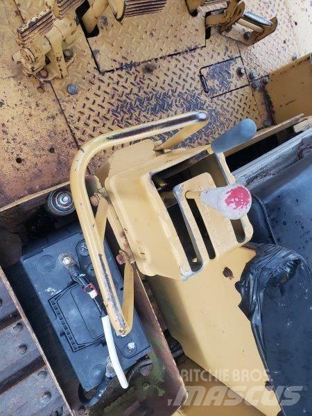 CAT D6C ブルドーザー