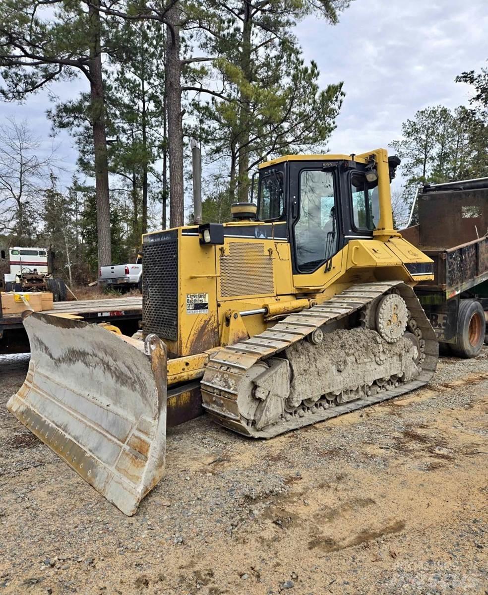 CAT D6M XL ブルドーザー