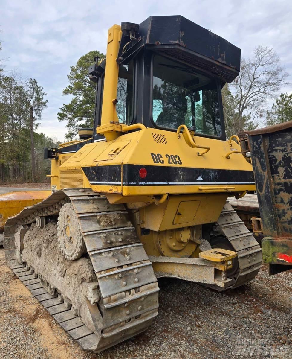 CAT D6M XL ブルドーザー