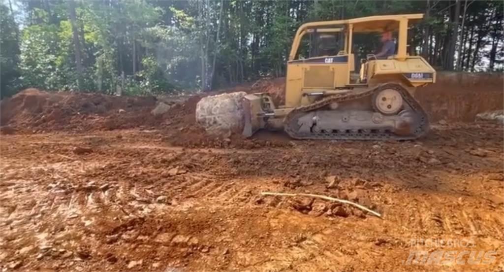 CAT D6M XL ブルドーザー
