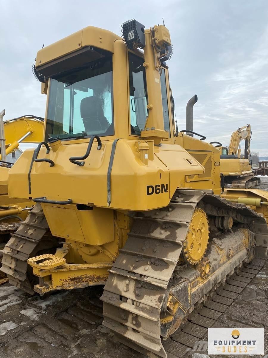 CAT D6N XL ブルドーザー