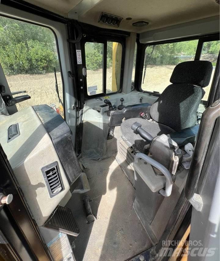 CAT D6T ブルドーザー