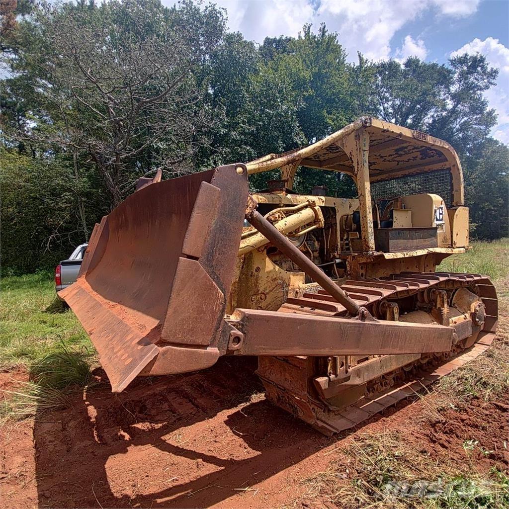 CAT D7E ブルドーザー