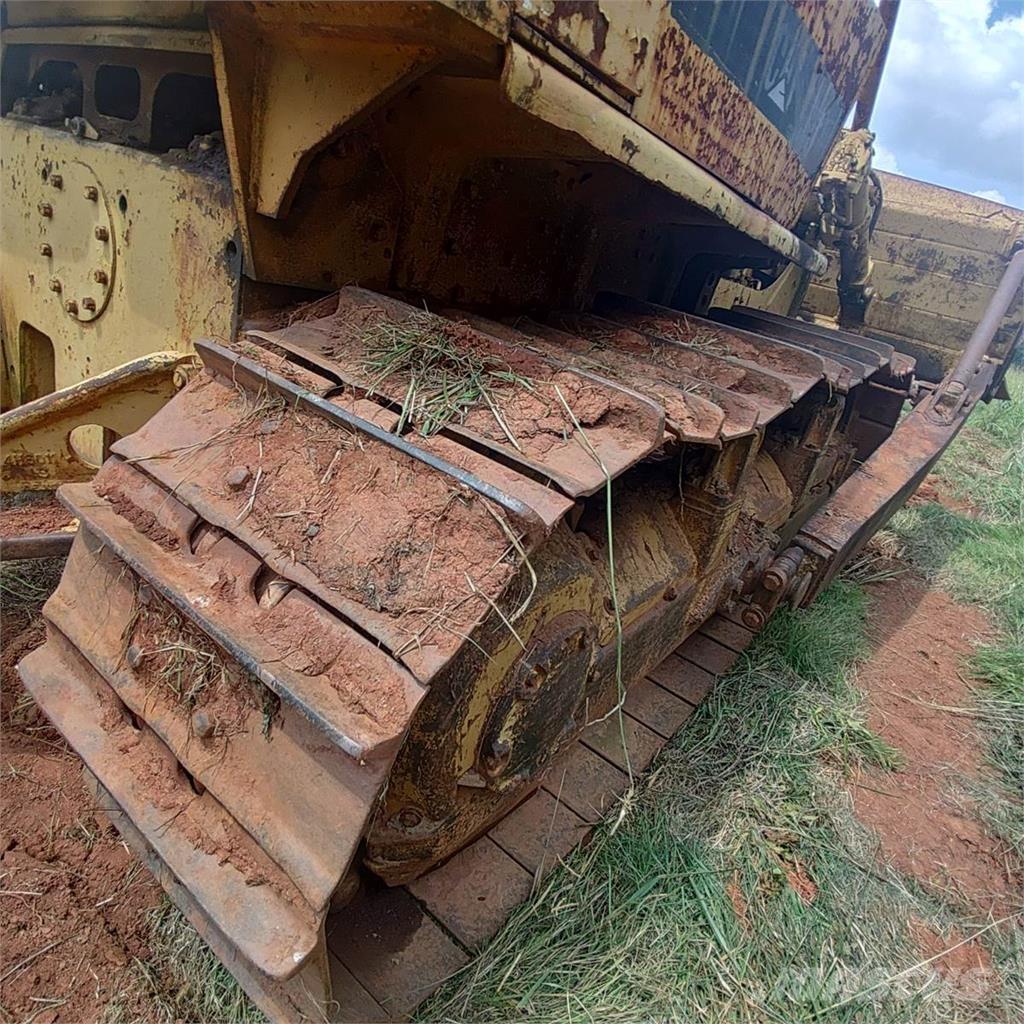 CAT D7E ブルドーザー