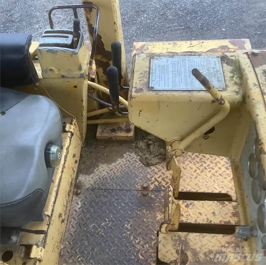 CAT D7F ブルドーザー