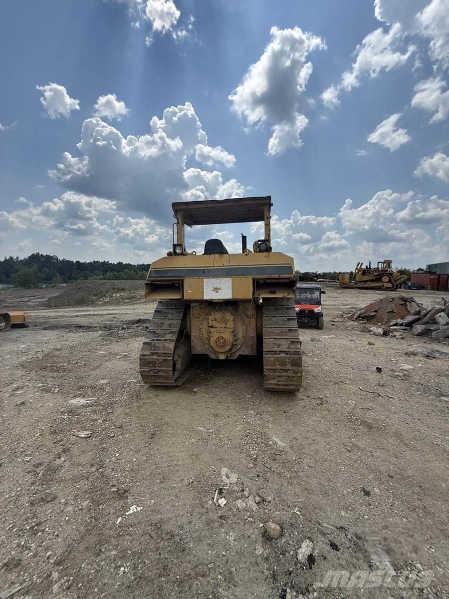 CAT D7H ブルドーザー