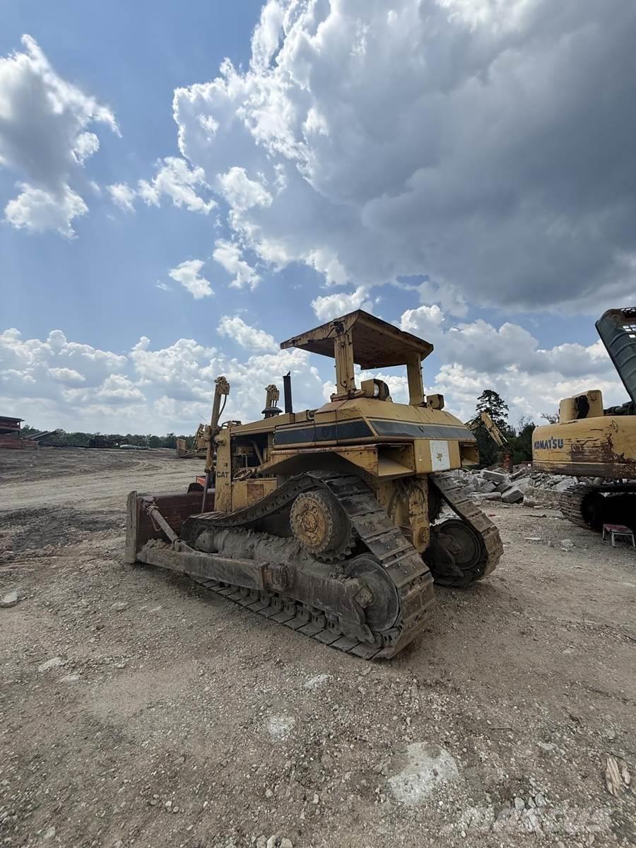 CAT D7H ブルドーザー