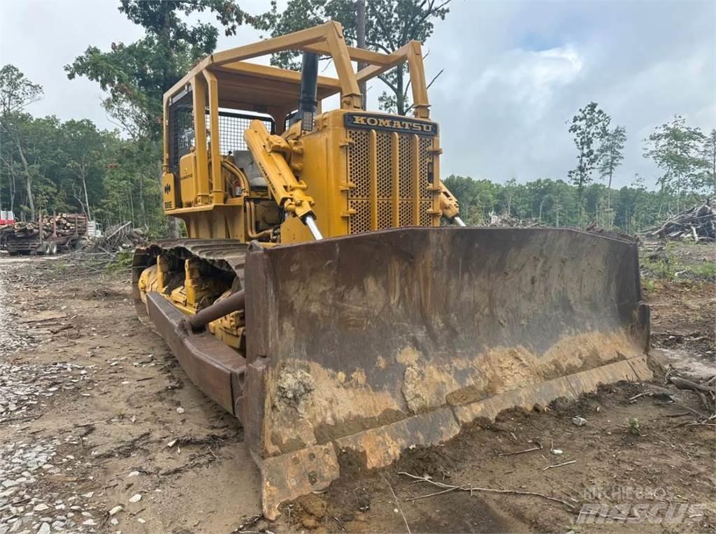 CAT D85E ブルドーザー