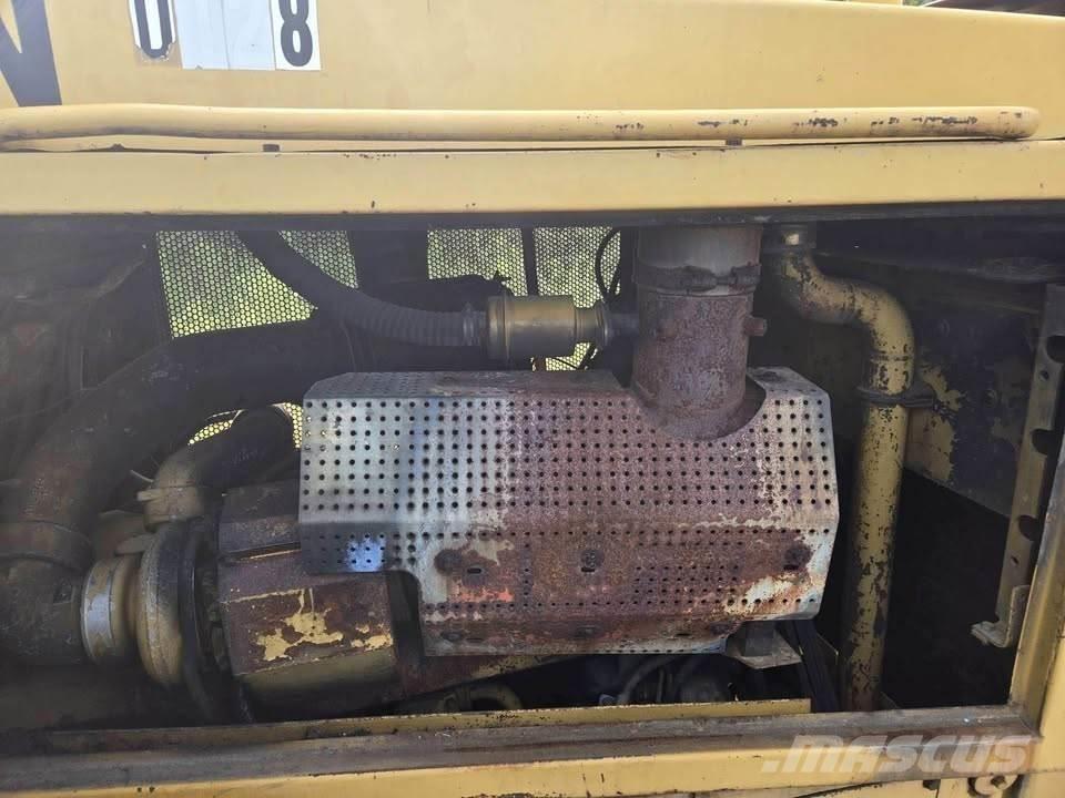 CAT D8N ブルドーザー
