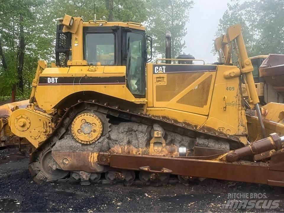 CAT D8T ブルドーザー