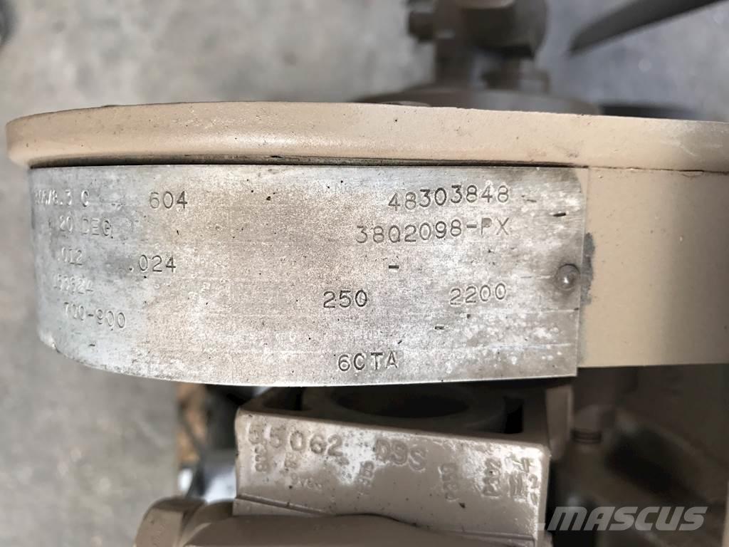 Cummins 8.3 エンジン