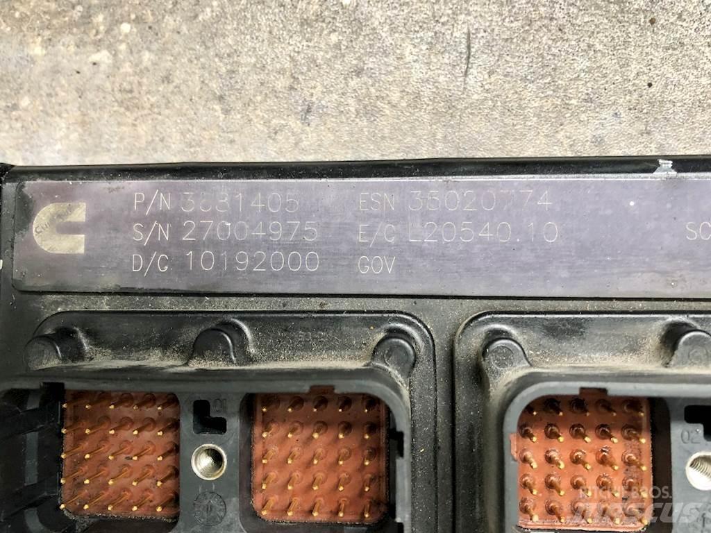 Cummins ISM 電子機器