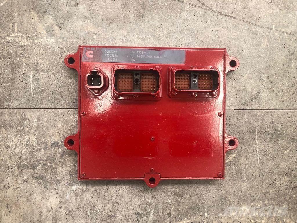 Cummins X15 電子機器