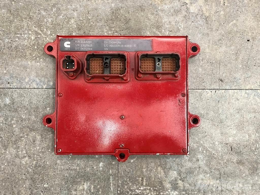 Cummins X15 電子機器