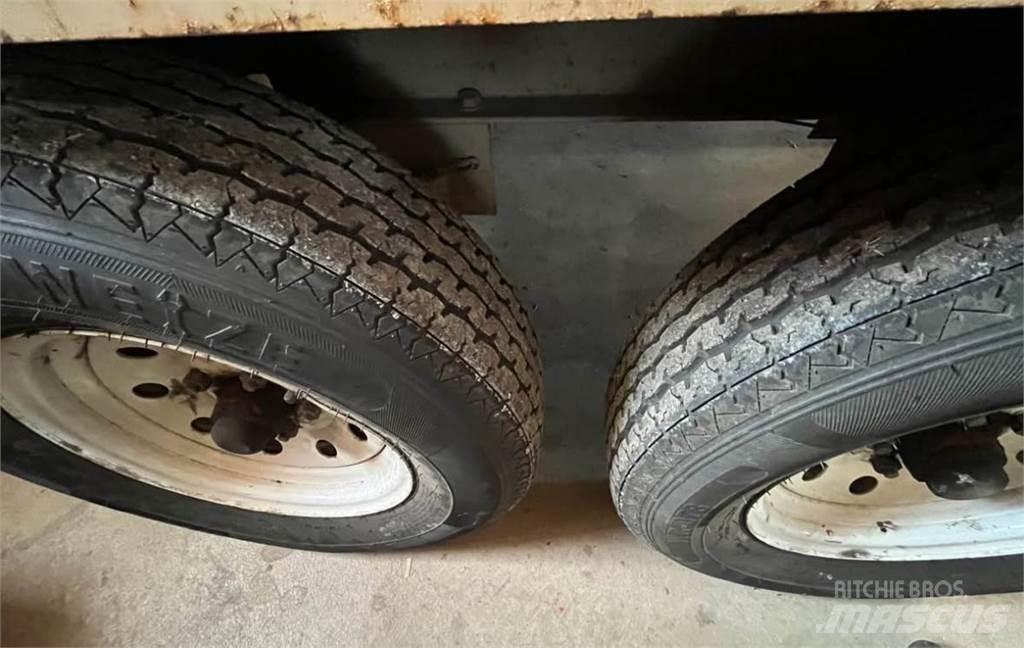 Finn BB302 多目的／汎用車両