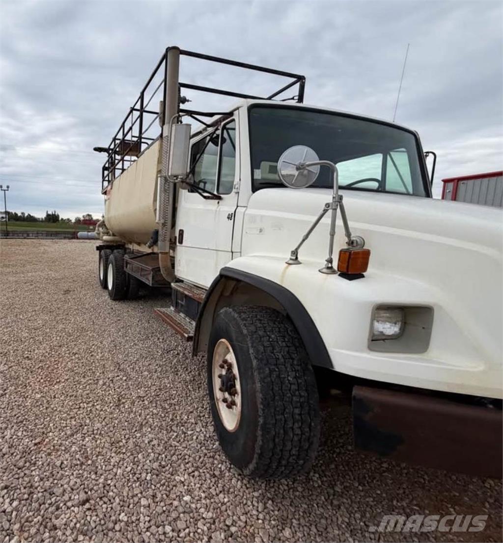 Finn T330 ホッパー、ブロワー、エレベーター