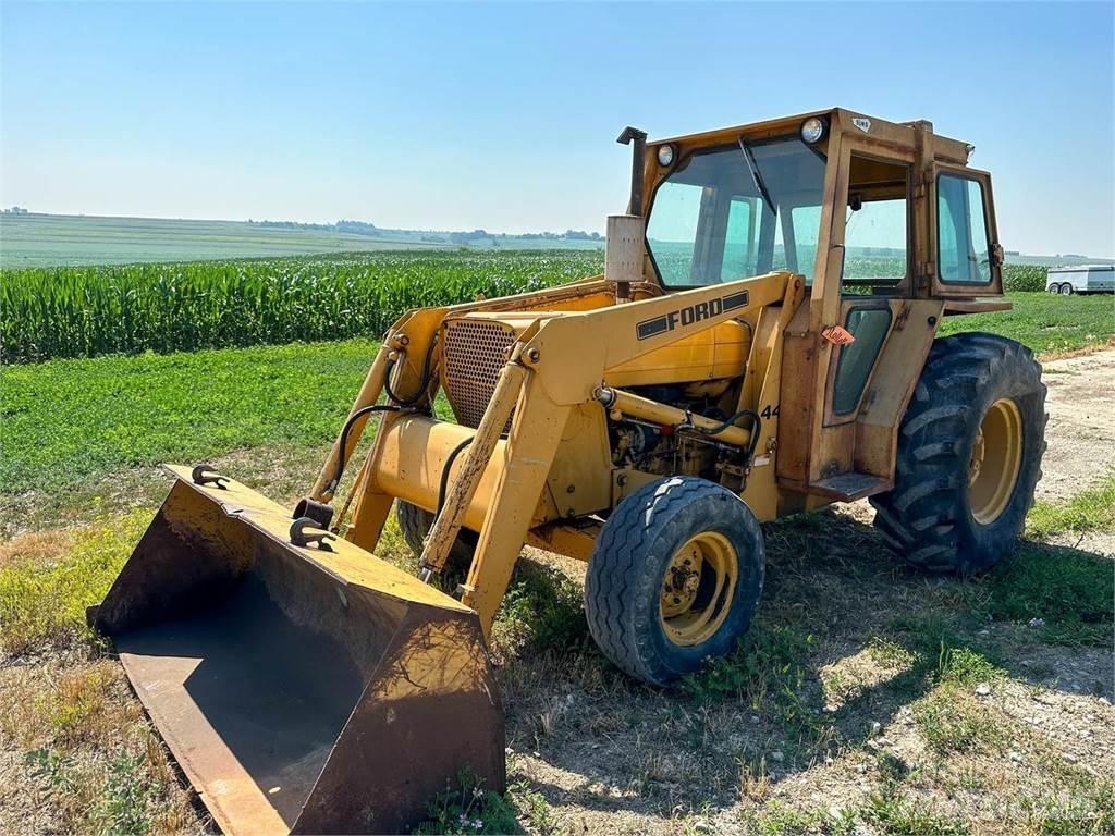 Ford 445 トラクター